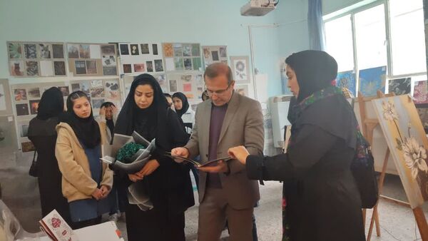 نمایشگاه ماها در هنرستان بصیرت آشخانه