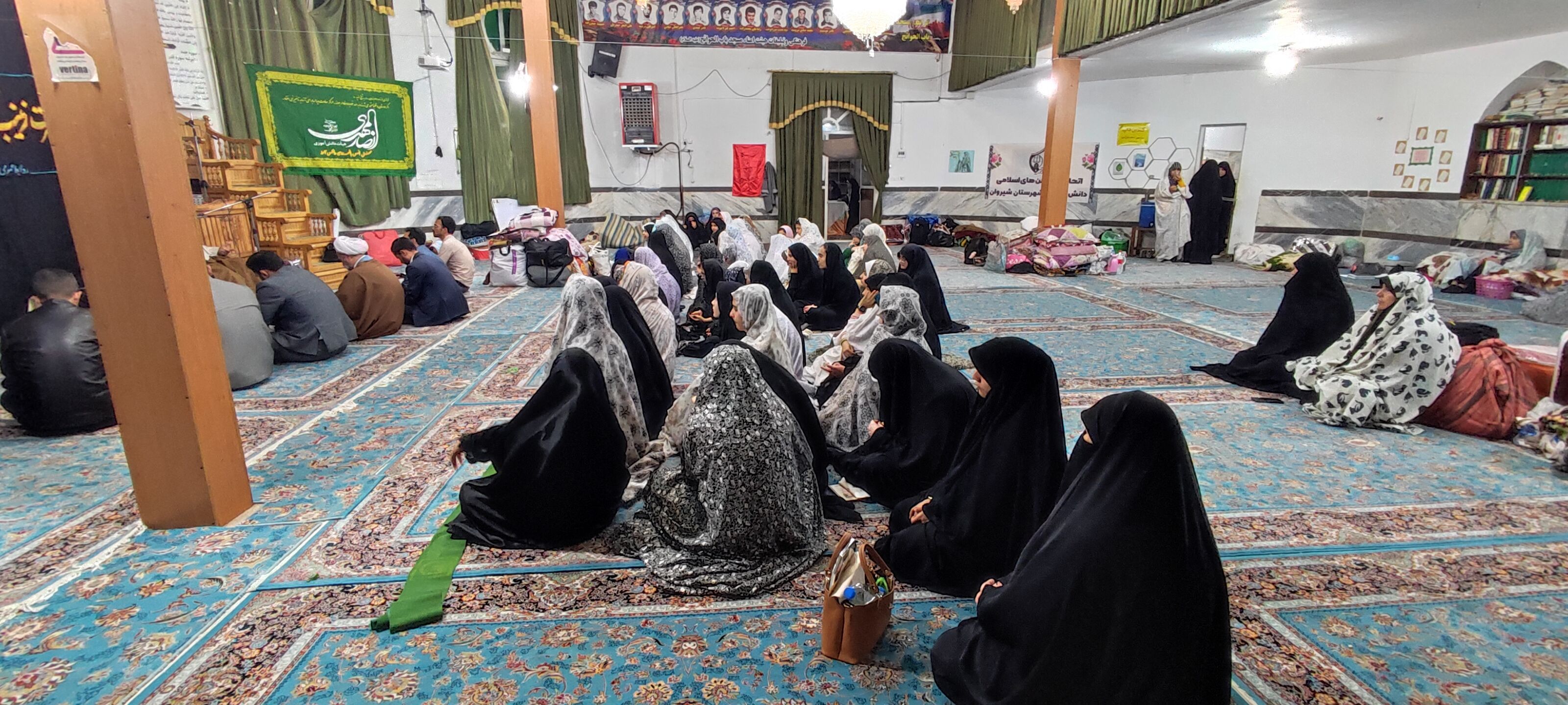 حضور ۷۲ دانش‌آموز دختر معتکف به نیت ۷۲ شهید کربلا در مسجد باب الحوائج شیروان