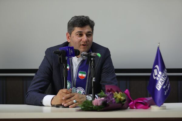 نشست صمیمی دانش‏‌آموز خبرنگاران و نمایندگان مجلس دانش‌آموزی آذربایجان شرقی با علی فلاحتکار