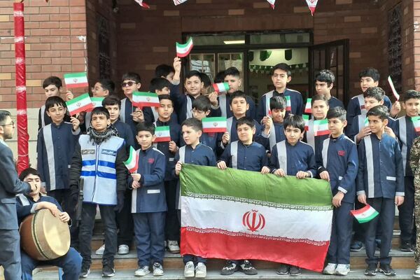 فرزندان ایران از مدارس شهریار تا راهپیمایی