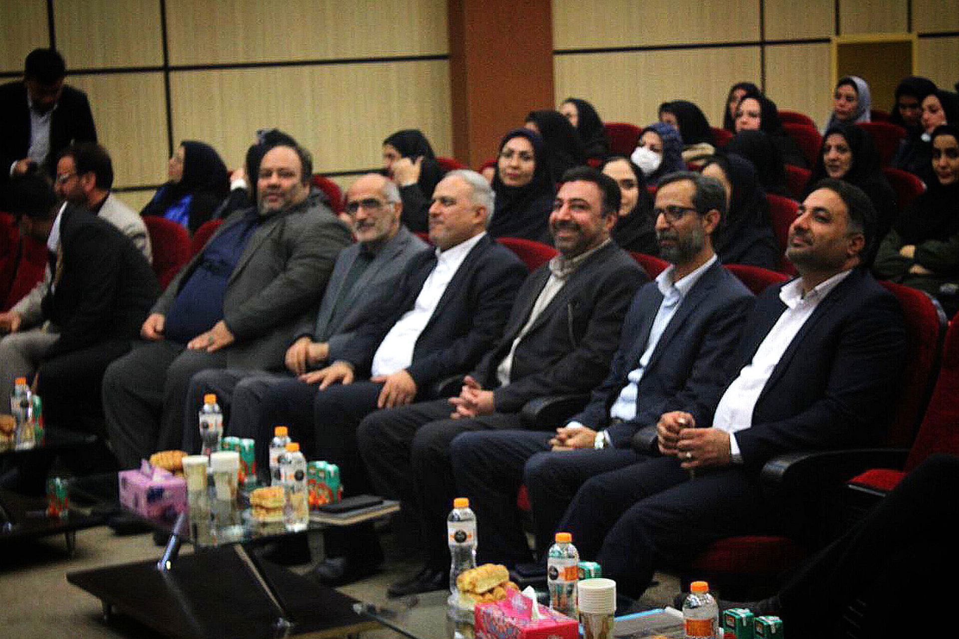 جلسه دوره‌ای مدیران در اداره آموزش و پرورش رباط‌کریم