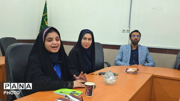 نشست معاون پرورشی و فرهنگی اداره کل آموزش و پرورش خوزستان با دانش آموز خبرنگاران پانا 