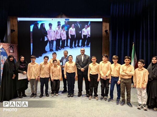 درخشش دانش‌آموزان منطقه ۳ در اختتامیه استانی جشنواره فرهنگی و هنری «امید فردا»