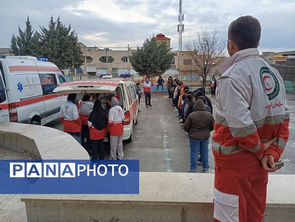 بیست و ششمین مانور سراسری زلزله در مدرسه امام جعفر صادق (ع) شهرستان پردیس