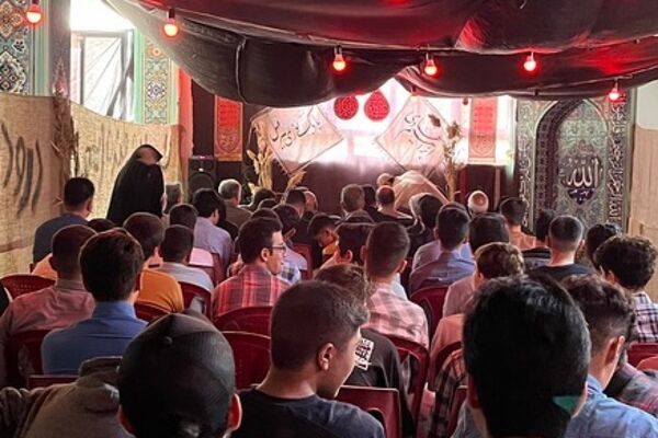 گرامیداشت هفته دفاع مقدس همزمان با بازگشایی مدارس در دبیرستان ابن‌سینا رودهن