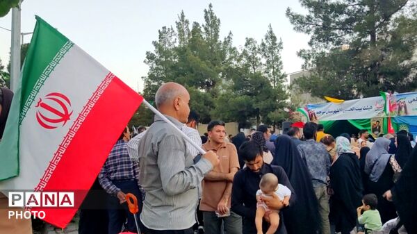  کیک ۱۴ متری کام شهروندان را شیرین کرد