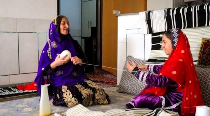 چوقا‌ بافی؛ نقشی ماندگار و فرهنگ بختیاری در الیگودرز 