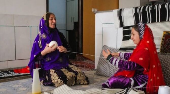 چوقا‌ بافی؛ نقشی ماندگار و فرهنگ بختیاری در الیگودرز 