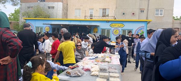 برپایی بازارچه در  دبستان امام جعفر صادق (ع) آشخانه