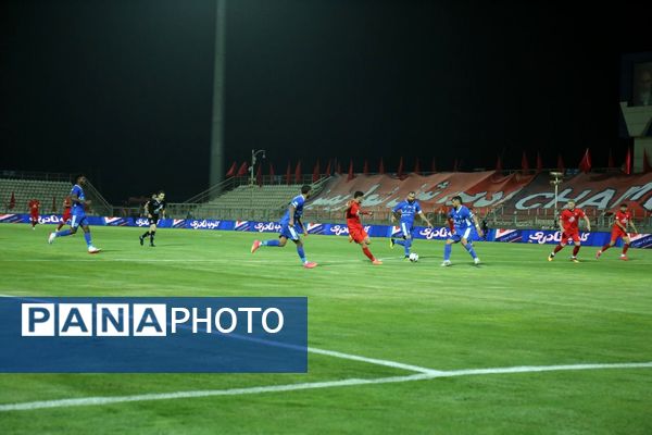 بازی تراکتور و استقلال در تبریز