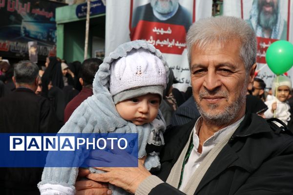 طنین شعارهای انقلابی در سالروز پیروزی انقلاب اسلامی ایران