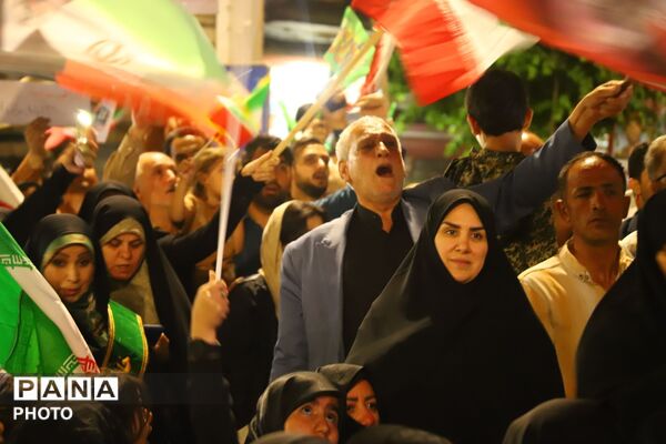 بازتاب حضور گسترده جامعه فرهنگی تبریز در سالگرد شهدای دفاع مقدس ۱۲روزه