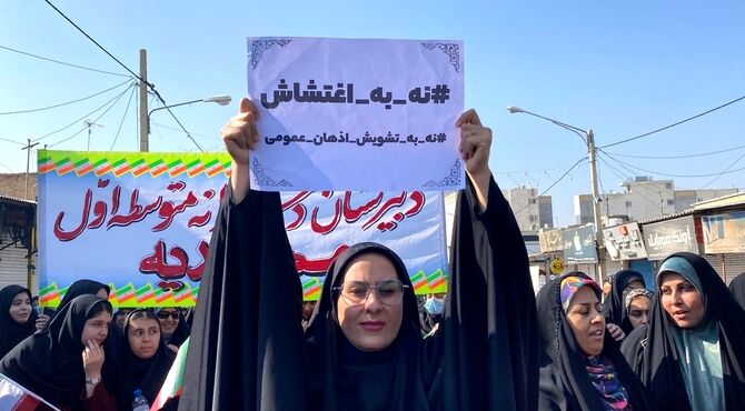 مردم غیور داراب برای حفظ اقتدار ملت ایران به خیابان‌ها آمدند