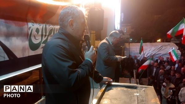 ادامه تجمعات مردمی بیعت با رهبری در نورآباد برای هفتاد و هشتم شب