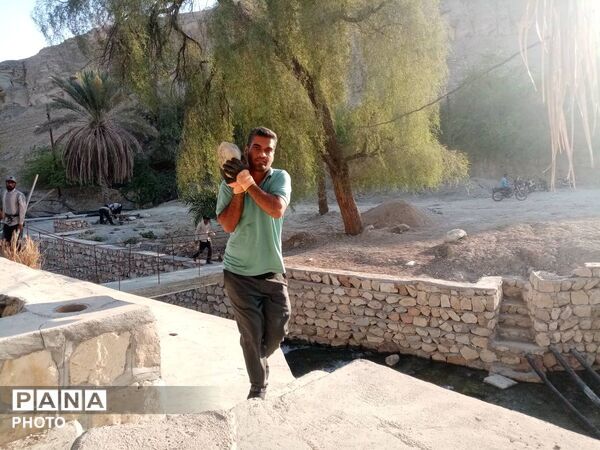 نصب برج نور در محوطه حمام مارم فین با مشارکت مردمی