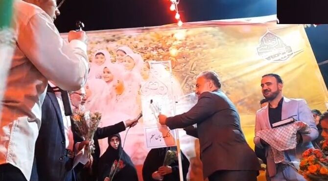 نواخته شدن زنگ سپاس معلم در دل حماسه مردم قم