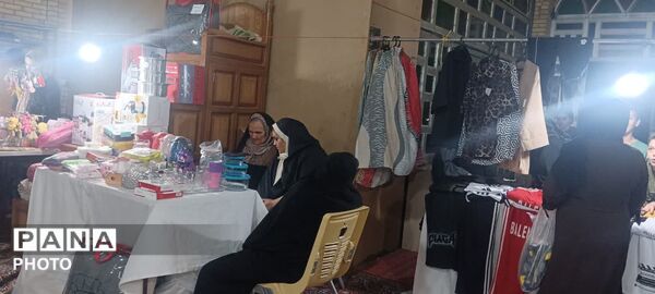 برپایی بازارچه محصولات بانوان در بنادکوک دیزه تفت