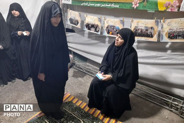 صحیح خوانی و باز خوانی احکام در موکب شمیم میدان امام خامنه‌ای شهرستان قدس 