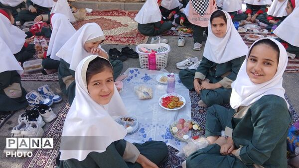 صبحانه ای سالم با طعم سلامت و لبخند؛جشن روز جهانی تخم مرغ در مدرسه صالحه 