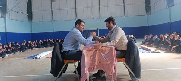 المپیاد ورزشی درون مدرسه ای در مدارس متوسطه اول و دوم دخترانه شهر نسر 