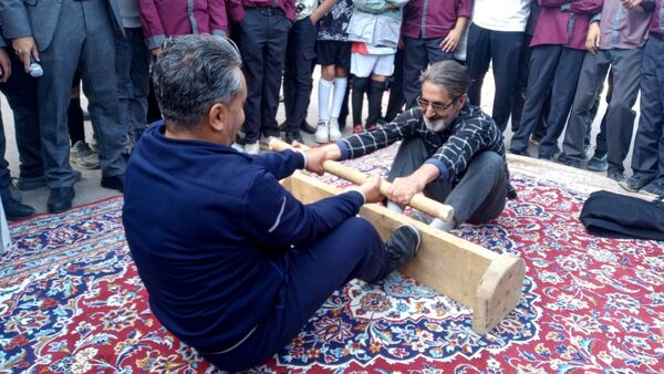 اردو درون مدرسه ای دبیرستان میثاق 