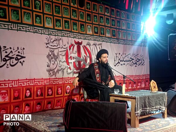 گرامیداشت یاد شهدای مدرسه شجره طیبه میناب در شب تاسوعای حسینی