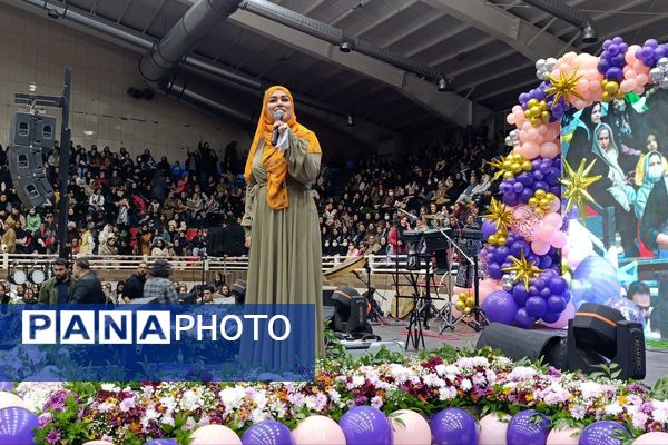 گردهمایی رانندگان سفیر مهر در هفته حمل‌ونقل شیراز