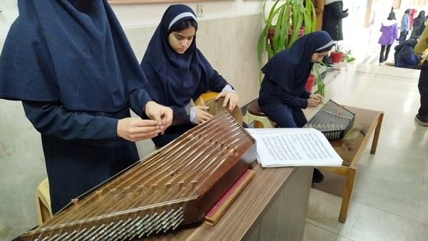 برگزاری هفته ماها در دبیرستان علامه جعفری ناحیه ۳