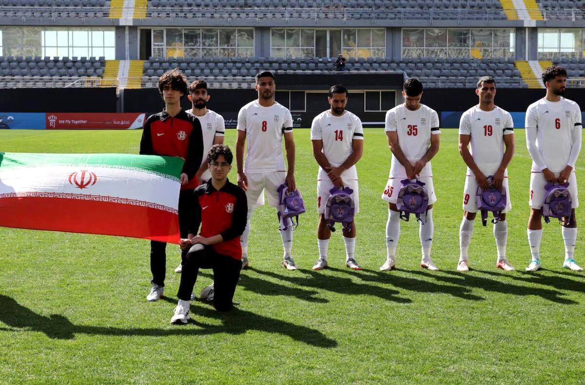 ملی پوشان ما در جام جهانی مظلومیت ملت ایران را با کوله پشتی‌های دانش‌آموزان شهید میناب به دنیا مخابره کردند