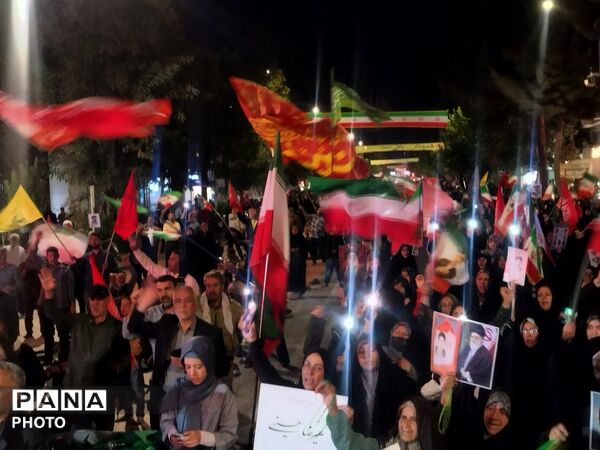 اجتماعات شبانه در حسینیه امام خمینی(ره) نیشابور به یاد رهبر شهید