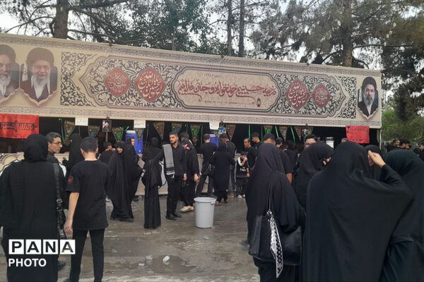 وقتی اشک‌ها با مزارِ شهدا ملاقات می‌کنند