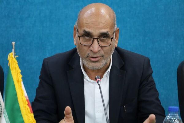 دیدار جمعی از تشکل‌های دانش‌آموزی یزد با مدیرکل آموزش‌ و پرورش
