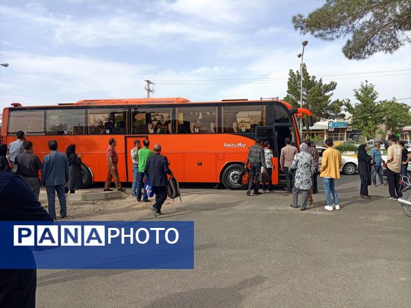 آغاز اردوی آموزشی دانش آموزان برتر دبیرستان نمونه آیت‌الله خامنه‌ای به مقصد تهران