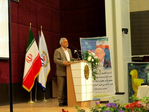 آیین تجلیل از معلمان نمونه استانی در بجنورد