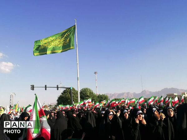 رژه حماسی جان فدایان ایران در یزد