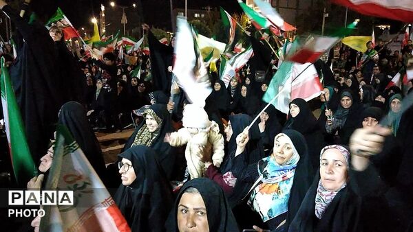 پنجاه و شش شب در میدان پای کار ایران