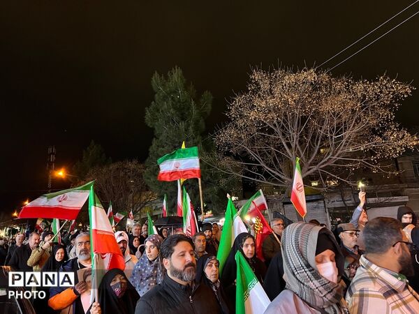 حضور باشکوه مردم کرج در شب بیست و هفتم