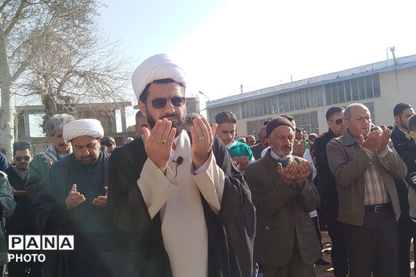نماز عید فطر در مصلای شهر بهمن