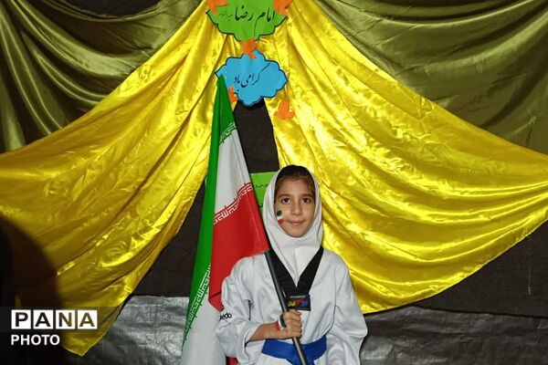 برپایی موکب «مدرسه رهبر شهید» در میدان هفت تیر نسیم‌شهر