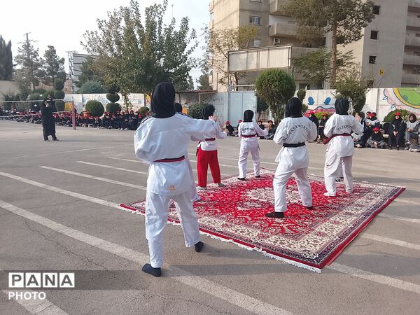 هفته تربیت بدنی در مدرسه عترت پاکدشت
