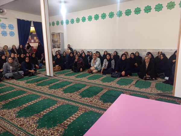 اولین جلسه انجمن اولیا در دبستان سمیه 