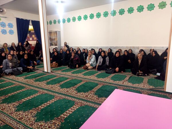 اولین جلسه انجمن اولیا در دبستان سمیه 