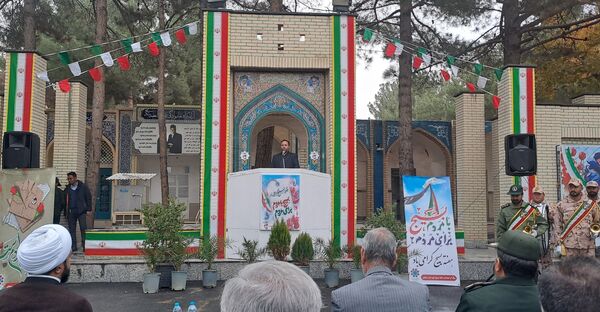  غبارروبی مزار شهدا در نیشابور 