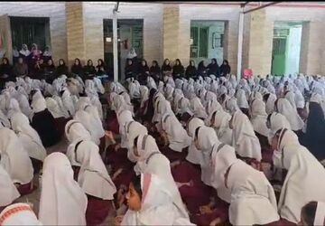 بزرگداشت هفته معلم توسط پیشتازان مدرسه شاهد