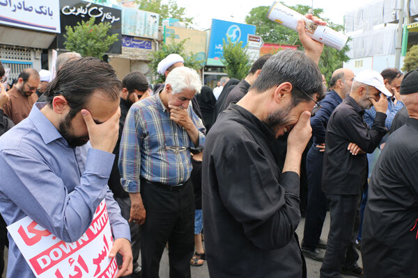 راهپیمایی نمازگزاران جمعه قم در محکومیت جنایات اردوگاه «النصیرات»