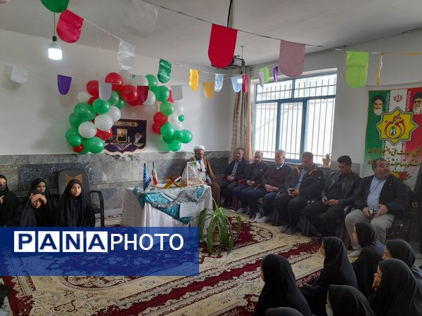 نواخته شدن زنگ گلبانگ انقلاب اسلامی در دبیرستان پگاه روستای مارکده