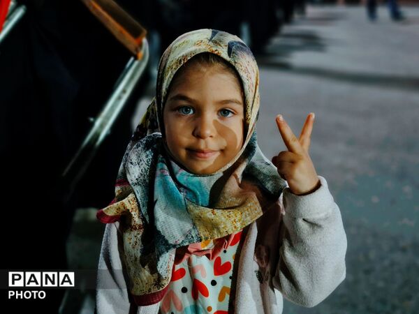 موج خروشان همبستگی در گلوگاه 