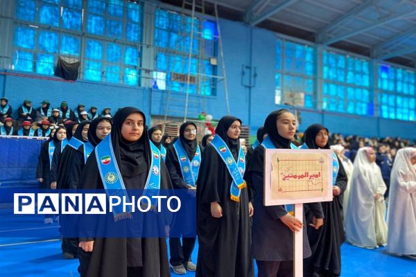 یاوران انقلاب؛روشنای مسیر نوجوانان امروز