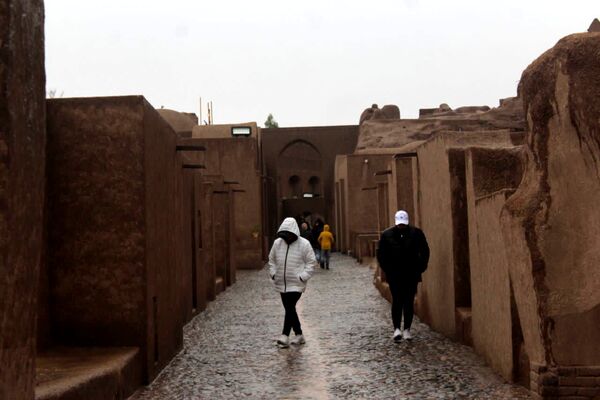ارگ باران زده و بویِ نم کوچه‌های کاهگلی