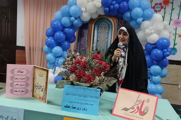 حضور دانش‌آموزان مدارس ناحیه دو شهرری در جشن ولادت حضرت فاطمه (س)